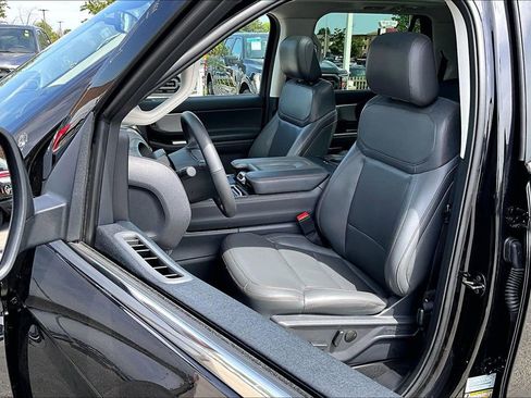 Used 2025 Ford Expedition Max Active AWD/4WD image 24
