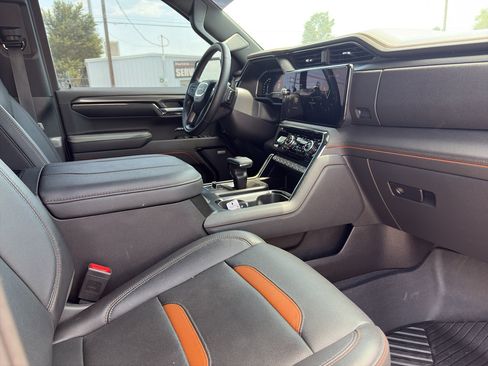 Used 2023 GMC Sierra 1500 AT4 w/ Technology Package AWD/4WD image 36