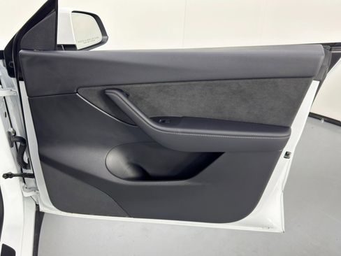 Used 2022 Tesla Model Y Performance image 48