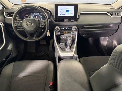 Used 2024 Toyota RAV4 LE FWD image 22