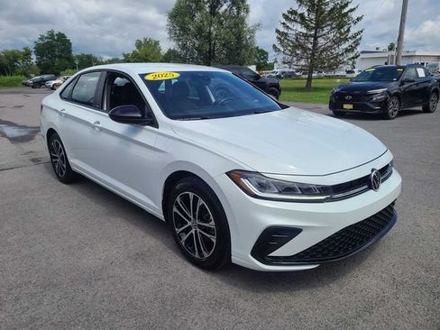 Used 2025 Volkswagen Jetta Sport FWD image 4