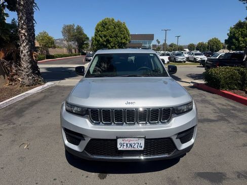 Used 2023 Jeep Grand Cherokee Laredo RWD image 36