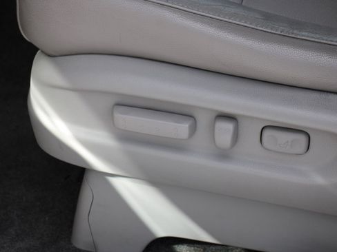 Used 2011 Honda Odyssey EX-L image 12