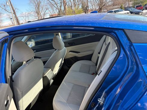 Used 2025 Nissan Altima 2.5 SV image 23