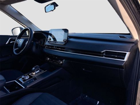 Used 2024 Mitsubishi Outlander SE image 33