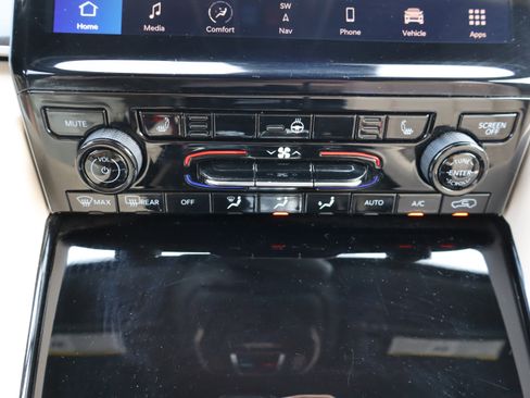 Used 2023 Jeep Grand Cherokee L Limited image 27