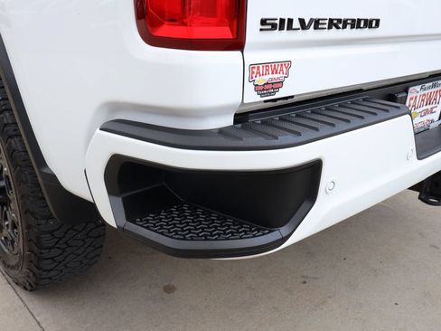 Certified 2022 Chevrolet Silverado 2500 LTZ w/ LTZ Plus Package AWD/4WD image 33