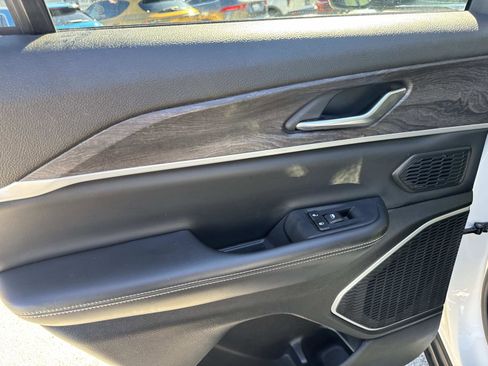 Used 2022 Jeep Grand Cherokee Limited 4xe image 9