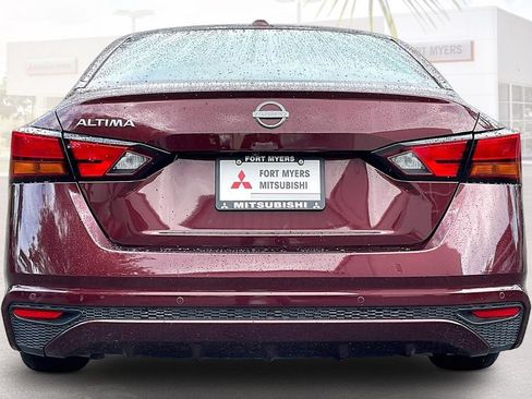 Used 2025 Nissan Altima 2.5 SV FWD image 16