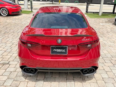 Used 2017 Alfa Romeo Giulia Quadrifoglio RWD image 14