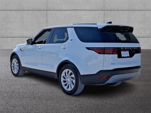Used 2025 Land Rover Discovery S image 5