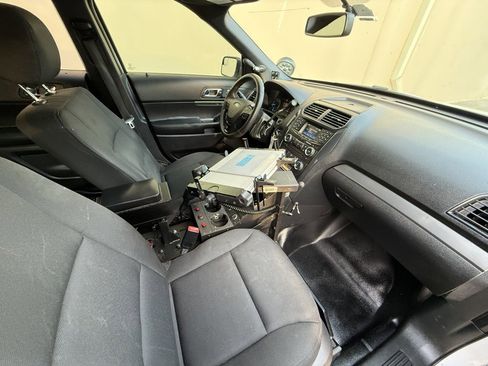 Used 2018 Ford Explorer 4WD Police Interceptor image 17