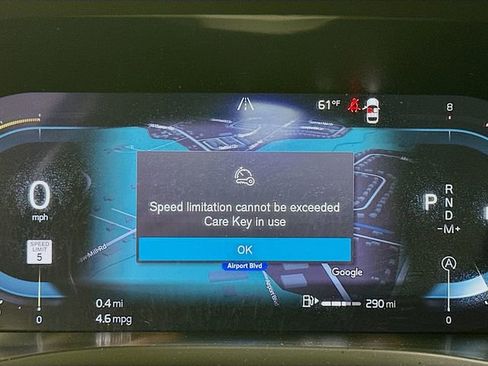 Used 2023 Volvo XC60 B5 Ultimate w/ Climate Package image 13