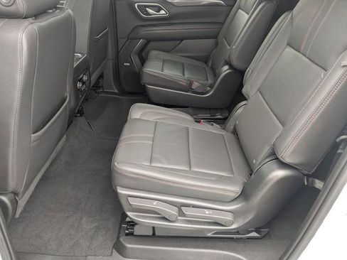 Used 2022 Chevrolet Suburban RST w/ Luxury Package AWD/4WD image 17