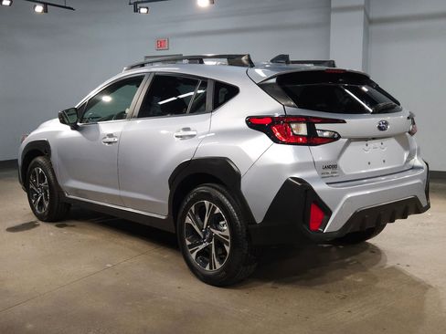 Used 2024 Subaru Crosstrek 2.0i Premium image 5