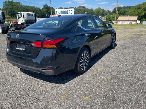 Used 2025 Nissan Altima 2.5 SV FWD image 5