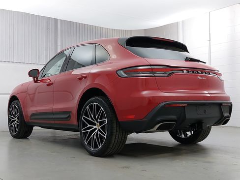 New 2026 Porsche Macan image 3