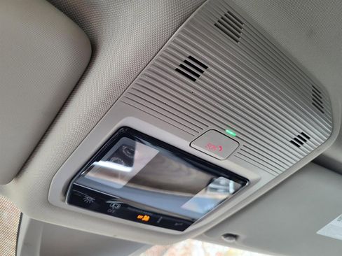 Used 2024 Volkswagen Atlas SE image 24