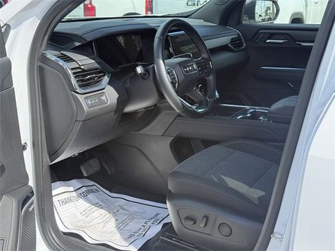 Used 2025 GMC Acadia Elevation image 13