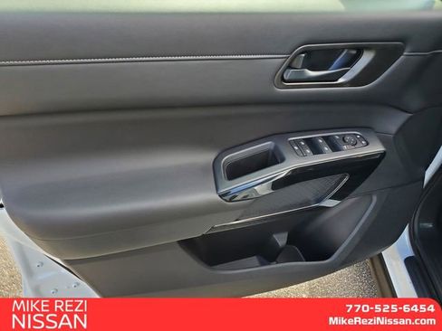 New 2025 Nissan Pathfinder SV image 11