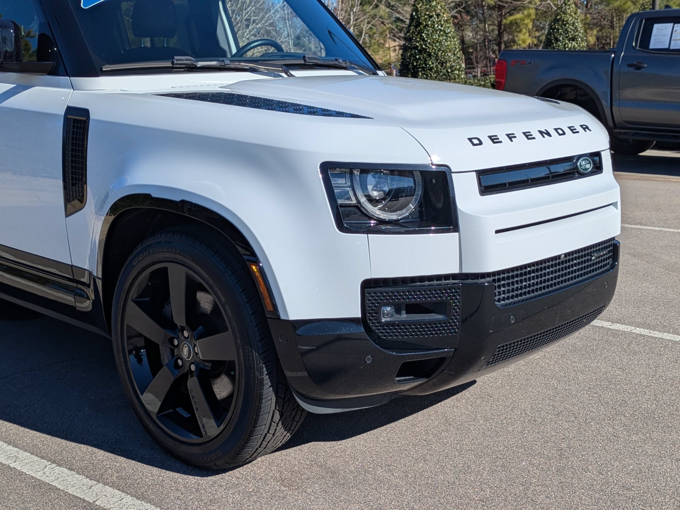 Used 2023 Land Rover Defender 130 X-Dynamic SE AWD/4WD image 10