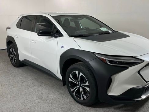 Used 2023 Subaru Solterra AWD image 6