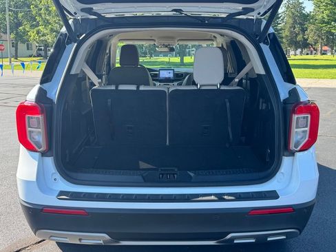 Used 2023 Ford Explorer XLT w/ Equipment Group 202A AWD/4WD image 26