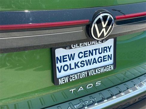 New 2025 Volkswagen Taos SE image 6