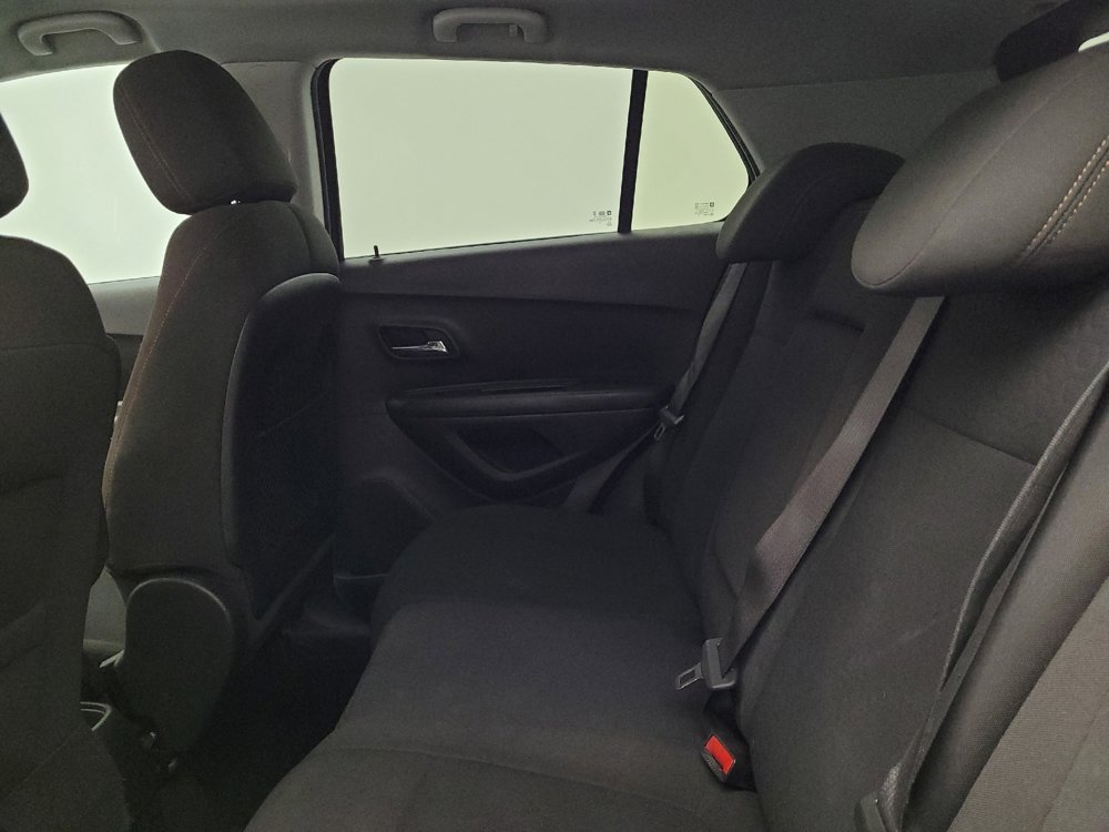 Used 2021 Chevrolet Trax LS w/ Tint and Cruise Package FWD image 18