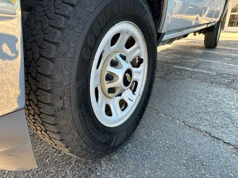 Used 2016 Chevrolet Silverado 3500 W/T image 9