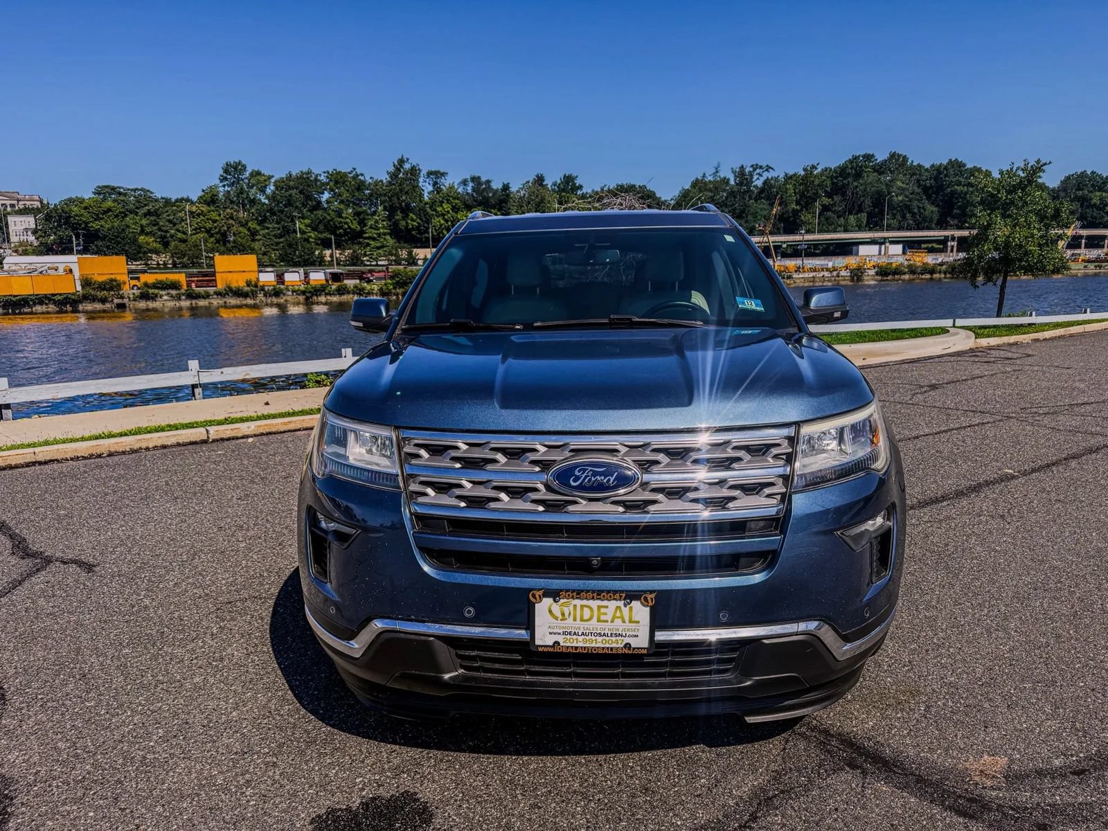 Used 2018 Ford Explorer Limited FWD image 3
