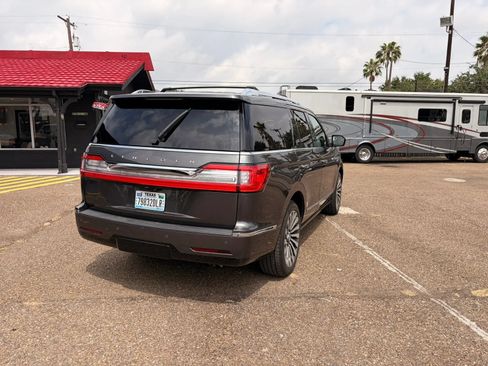 Used 2018 Lincoln Navigator Reserve w/ Technology Package AWD/4WD image 5