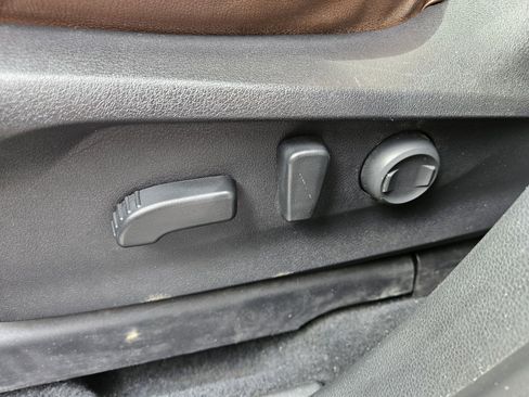 Used 2019 Subaru Ascent Touring w/ Popular Package #3 image 9