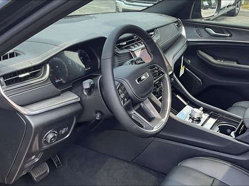 New 2025 Jeep Grand Cherokee Overland w/ Luxury Tech Group IV image 6