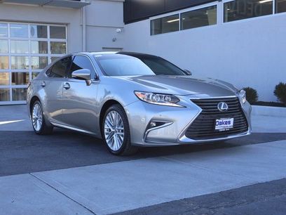 Used 2017 Lexus ES 350 w/ Ultra Luxury Package