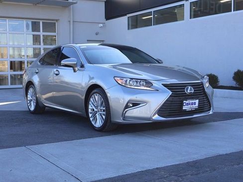 Used 2017 Lexus ES 350 w/ Ultra Luxury Package image 1