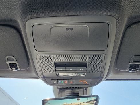 New 2026 GMC Terrain AT4 w/ Convenience Package III image 37