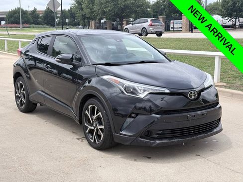 Used 2019 Toyota C-HR XLE FWD image 1
