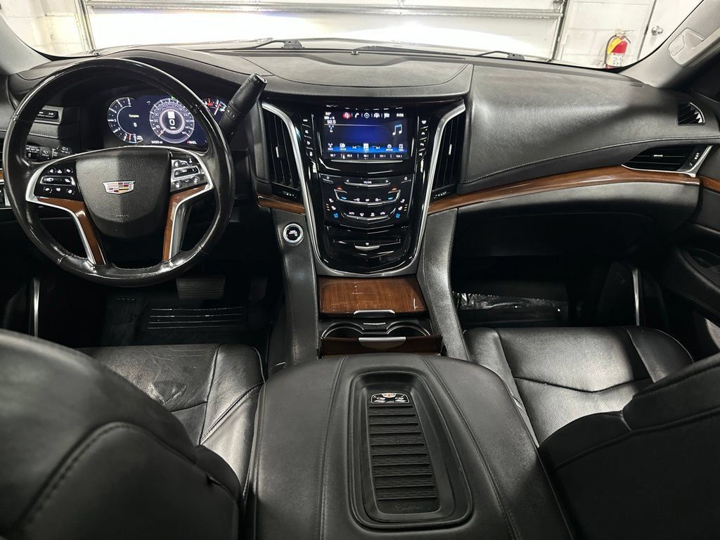 Used 2019 Cadillac Escalade ESV Premium Luxury AWD/4WD image 26