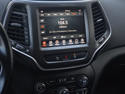 Used 2021 Jeep Cherokee Trailhawk AWD/4WD image 20