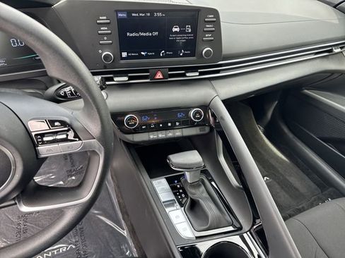 Certified 2025 Hyundai Elantra Hybrid FWD image 27