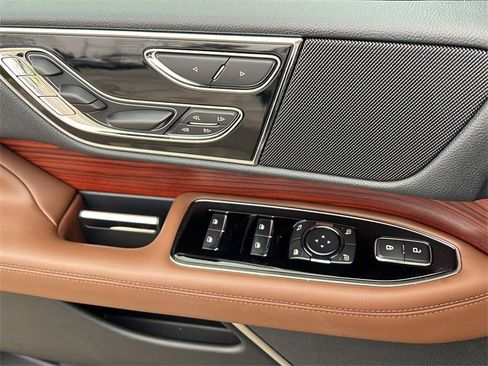 Used 2022 Lincoln Navigator Reserve image 26