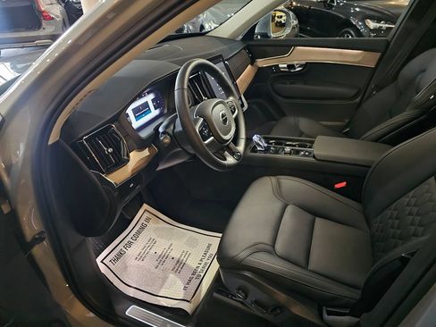 Certified 2025 Volvo XC90 B5 Core AWD/4WD image 15