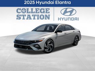 Used 2025 Hyundai Elantra Sport video 1