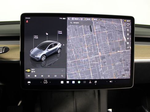 Used 2023 Tesla Model Y Long Range image 13