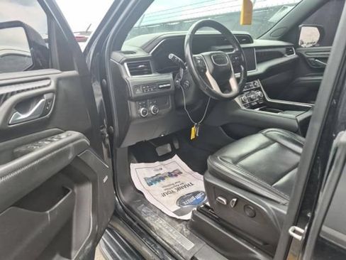 Used 2022 GMC Yukon XL Denali AWD/4WD image 5