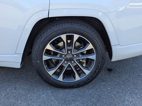 Certified 2022 Jeep Grand Cherokee L Overland w/ Advanced Protech Group III image 32