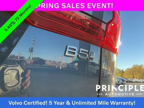 Certified 2025 Volvo XC60 B5 Core image 14