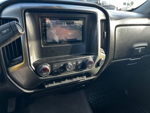 Used 2018 Chevrolet Silverado 1500 LT w/ Texas Edition image 14