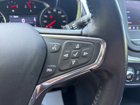 Used 2020 Chevrolet Equinox LT AWD/4WD image 19